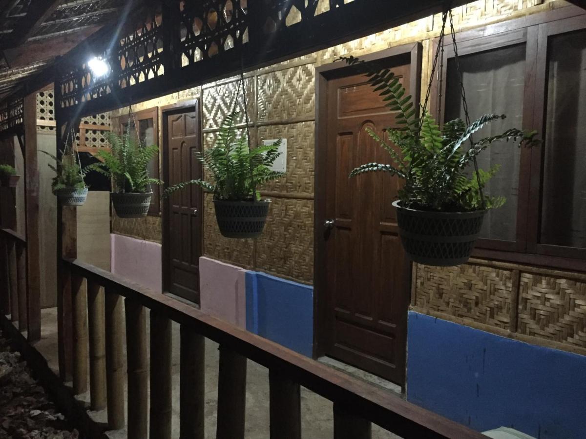 Bohemian Bohol Hostel Panglao Exteriör bild